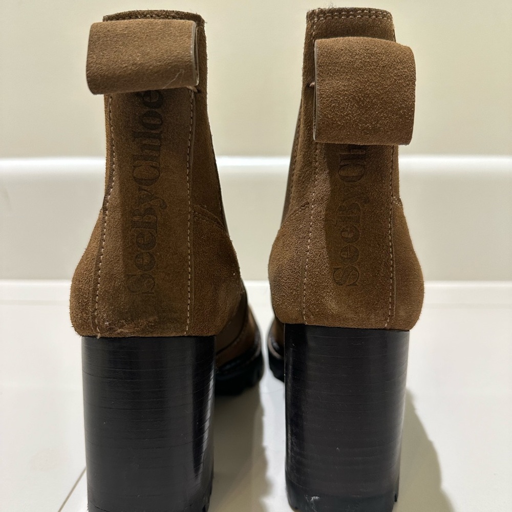 Chloe Brown Heeled Boots